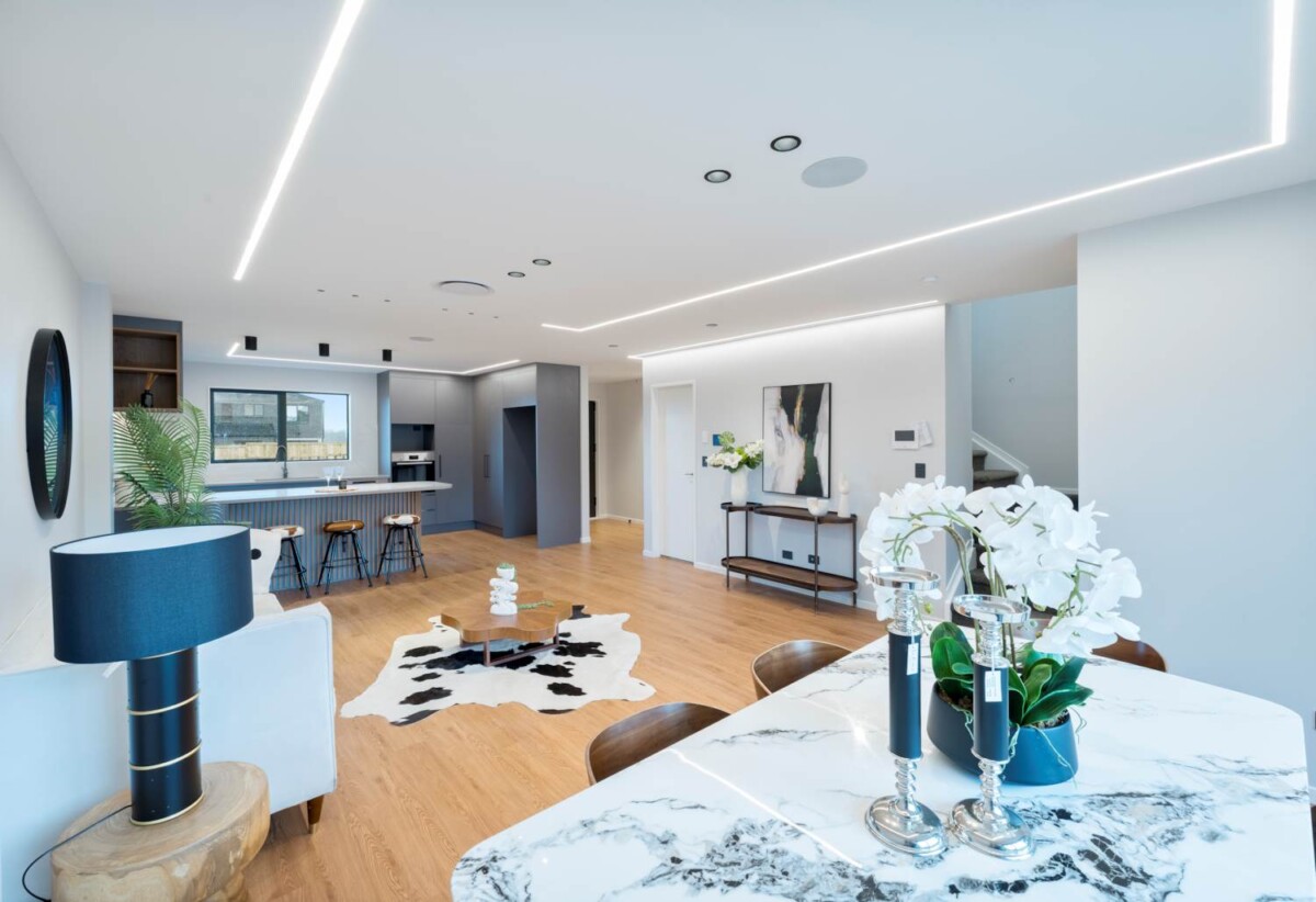 10 Years Master Build, brandnew 5 bed 3.5 baths house with garage and 2 ensuites, 0.4 km to Mangapikopiko School, 1.4 km to Rosehill Intermediate, 1.6 km to Rosehill College, 19 Taipahitini Road, Karaka, Auckland
