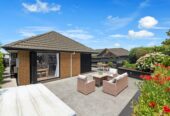 Move-in ready, brick and tile 3 beds 1.5 baths house on 323m2 section, 0.7 km to Pakuranga College, 0.9 km to Macleans Primary School, 1.1 km to Bucklands Beach Intermediate, 197 Gills Road, Half Moon Bay, Auckland
