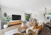 Move-in ready, brick and tile 3 beds 1.5 baths house on 323m2 section, 0.7 km to Pakuranga College, 0.9 km to Macleans Primary School, 1.1 km to Bucklands Beach Intermediate, 197 Gills Road, Half Moon Bay, Auckland