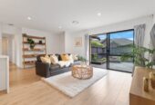 Move-in ready, brick and tile 3 beds 1.5 baths house on 323m2 section, 0.7 km to Pakuranga College, 0.9 km to Macleans Primary School, 1.1 km to Bucklands Beach Intermediate, 197 Gills Road, Half Moon Bay, Auckland
