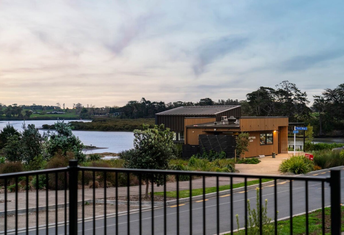 Must sell, Priced at cost, 10 Year Master Builder Guarantee, Vendors overseas, brandnew 4 beds house, 28 Evergreen Parade, Karaka, Auckland