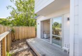 Standalone 3 beds 2.5 baths home with garage, close to schools, local Pak`nSave, cafes, trains, bus routes, and easy motorway access, 28E Ennismore Road, Mt Albert, Auckland