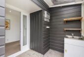 Freehold standalone 4 beds house on 428m² section, close to schools, Glenfield shopping centre, shops, 559 Glenfield Road, Glenfield, Auckland
