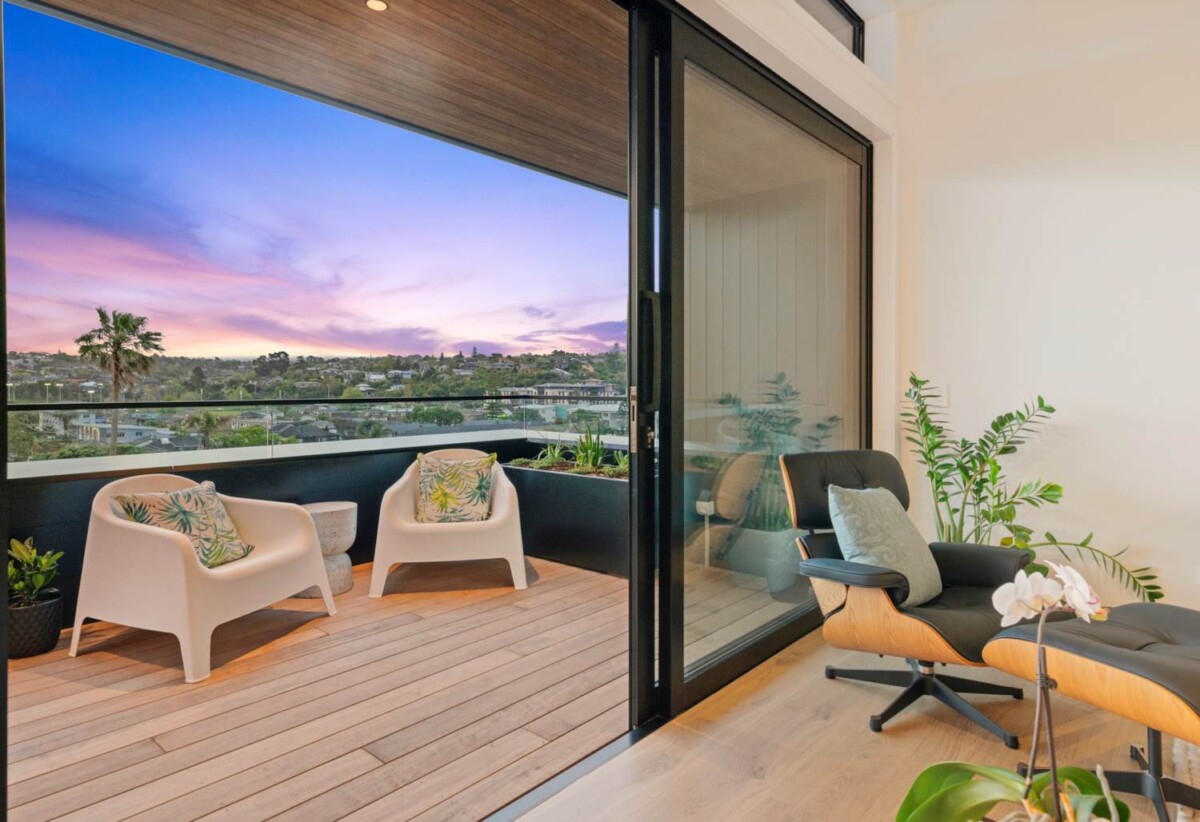 2 beds 2 baths apartment with a big office and double garage, Underfloor heating in both bathrooms , walks to Browns Bay Beach, shops, schools, 05 km to Browns Bay School, 503/32 Anzac Road, Browns Bay, Auckland