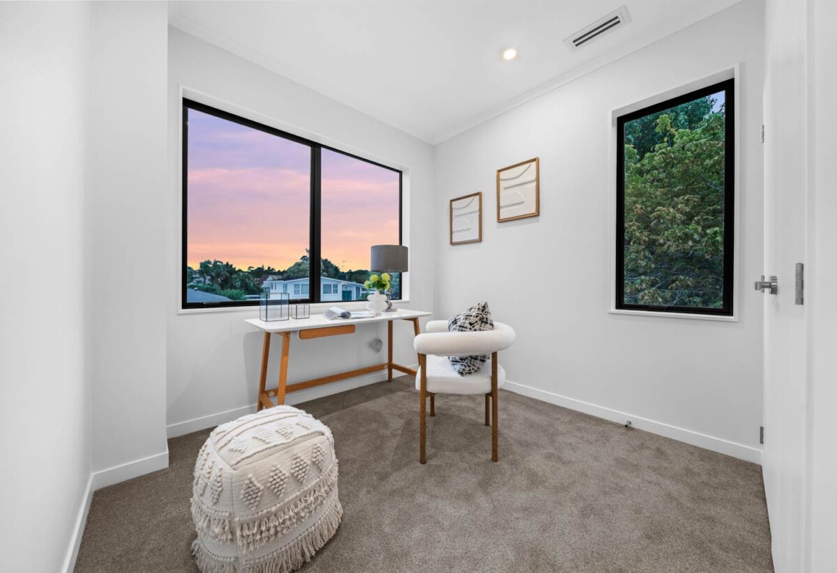 310m2 freehold standalone 7 beds 5.5 baths house on 306m2 section, with 2 beds granny, 1 main kitchen + 2 kitchenettes, minutes to schools, shopping centres, 66C Angelo Avenue, Howick, Auckland