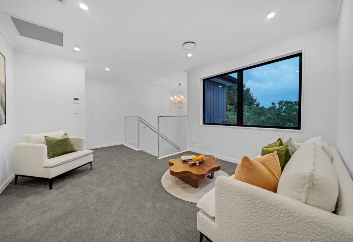 310m2 freehold standalone 7 beds 5.5 baths house on 306m2 section, with 2 beds granny, 1 main kitchen + 2 kitchenettes, minutes to schools, shopping centres, 66C Angelo Avenue, Howick, Auckland