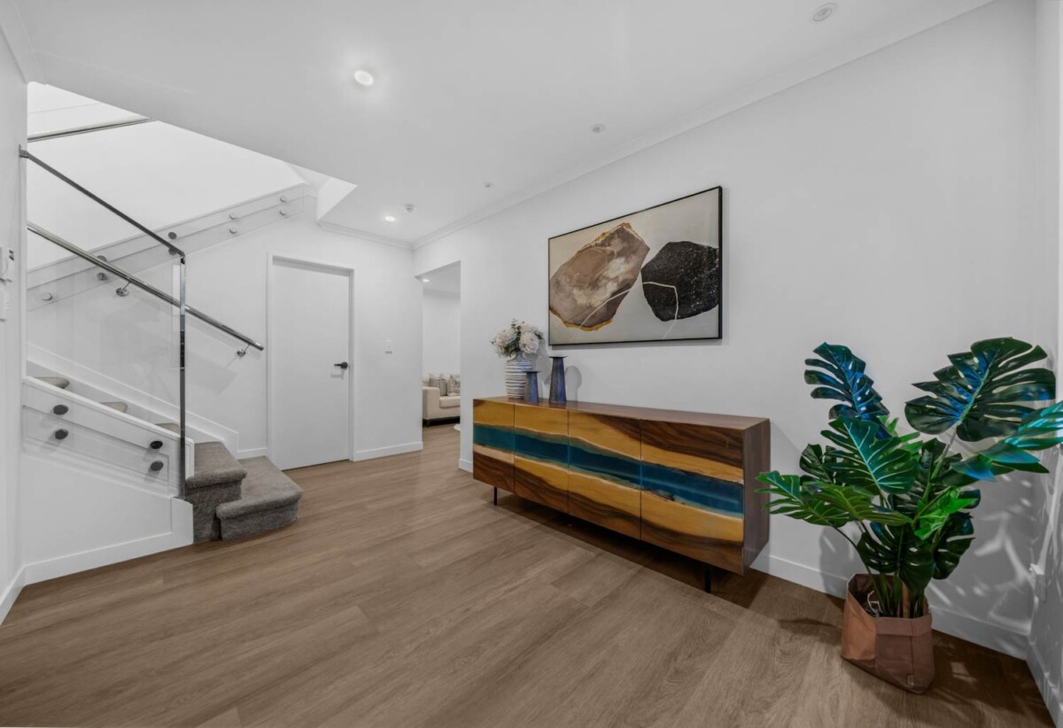 310m2 freehold standalone 7 beds 5.5 baths house on 306m2 section, with 2 beds granny, 1 main kitchen + 2 kitchenettes, minutes to schools, shopping centres, 66C Angelo Avenue, Howick, Auckland