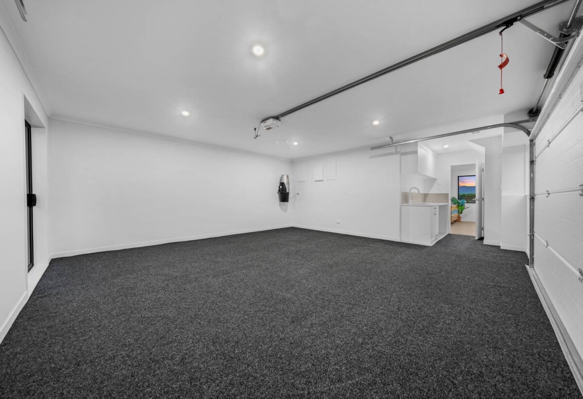 310m2 freehold standalone 7 beds 5.5 baths house on 306m2 section, with 2 beds granny, 1 main kitchen + 2 kitchenettes, minutes to schools, shopping centres, 66C Angelo Avenue, Howick, Auckland