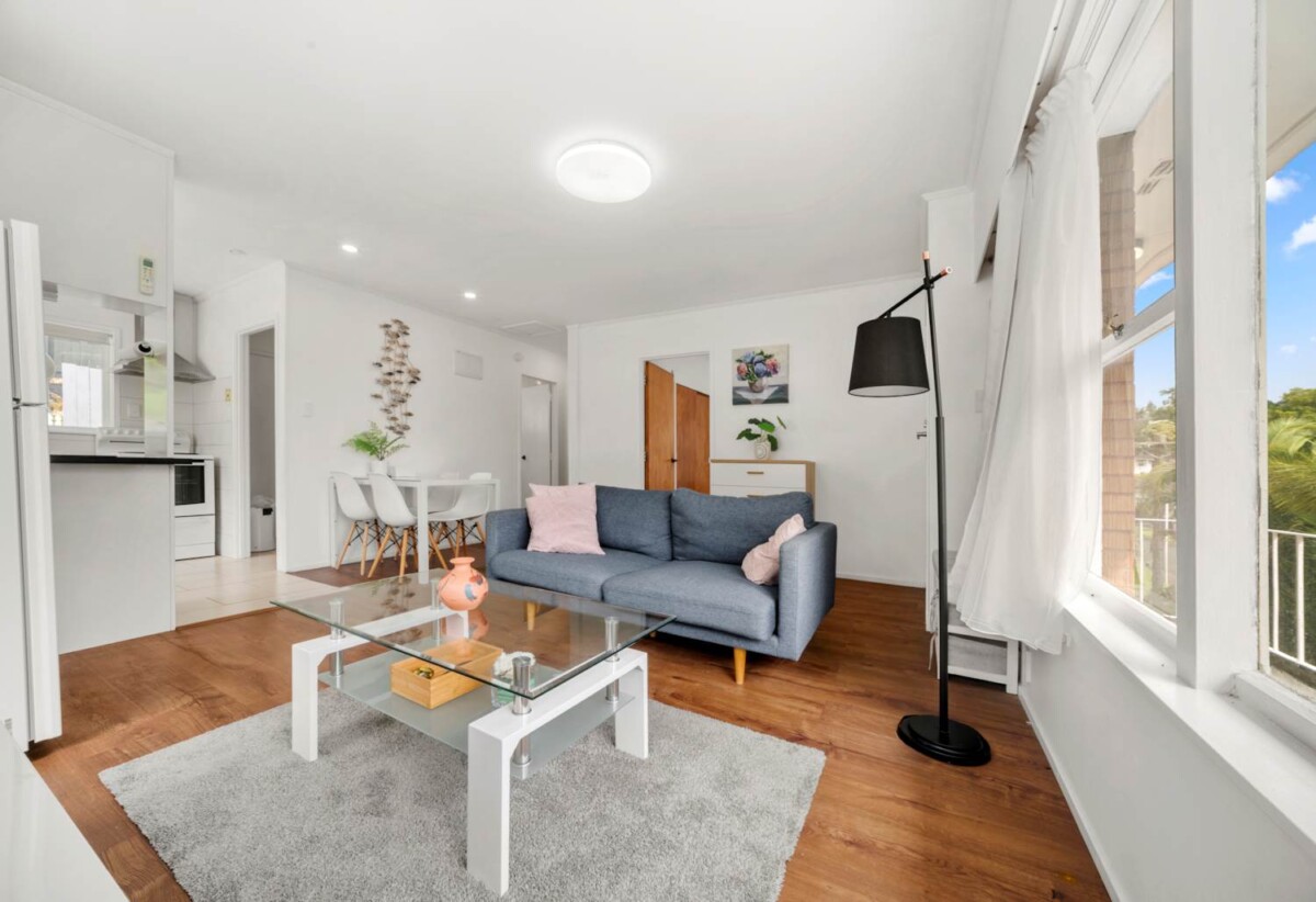 One Title, Double Income, moeve-in ready, Brick and tile two separate 2-beds 1 bath 1 garage dwellings on 675m2 section, walks to Glenfield Mall, schools, 49 Peach Road, Glenfield, Auckland
