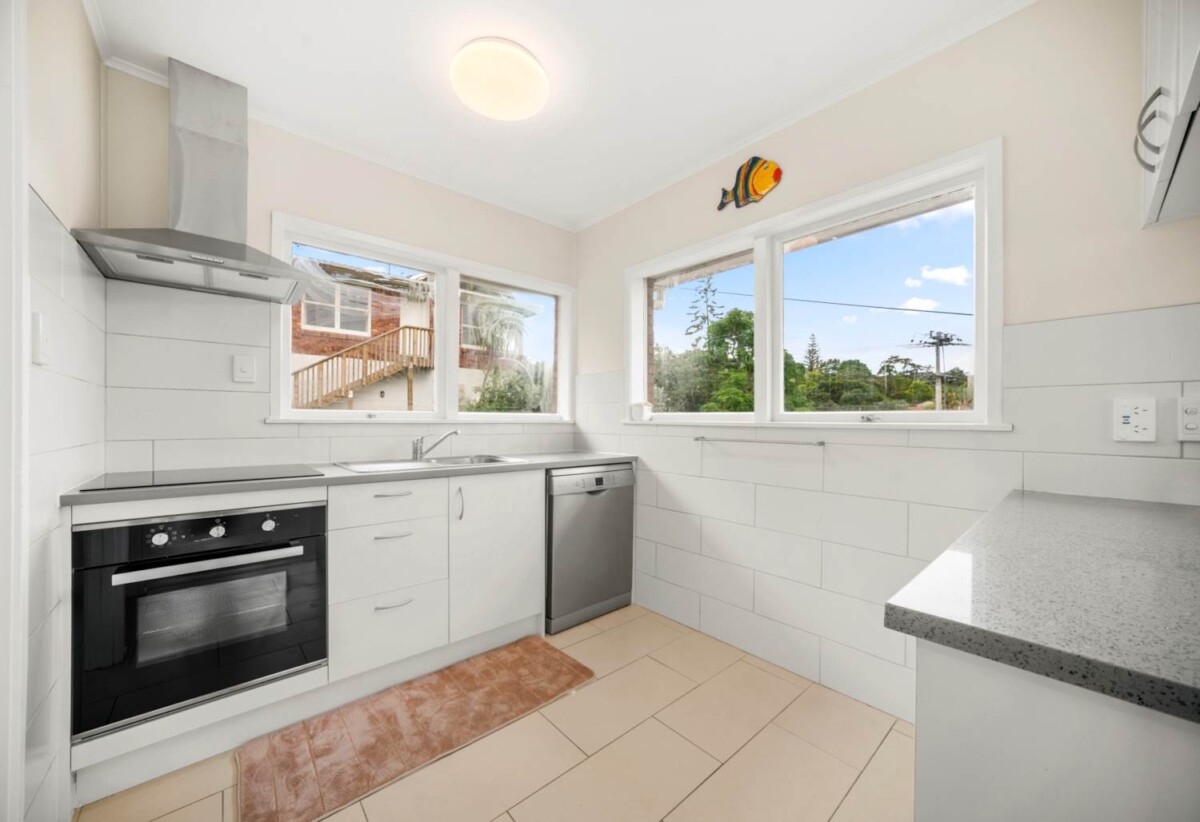 One Title, Double Income, moeve-in ready, Brick and tile two separate 2-beds 1 bath 1 garage dwellings on 675m2 section, walks to Glenfield Mall, schools, 49 Peach Road, Glenfield, Auckland