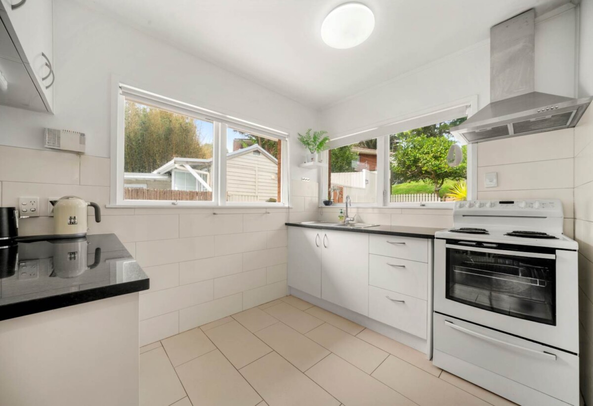 One Title, Double Income, moeve-in ready, Brick and tile two separate 2-beds 1 bath 1 garage dwellings on 675m2 section, walks to Glenfield Mall, schools, 49 Peach Road, Glenfield, Auckland