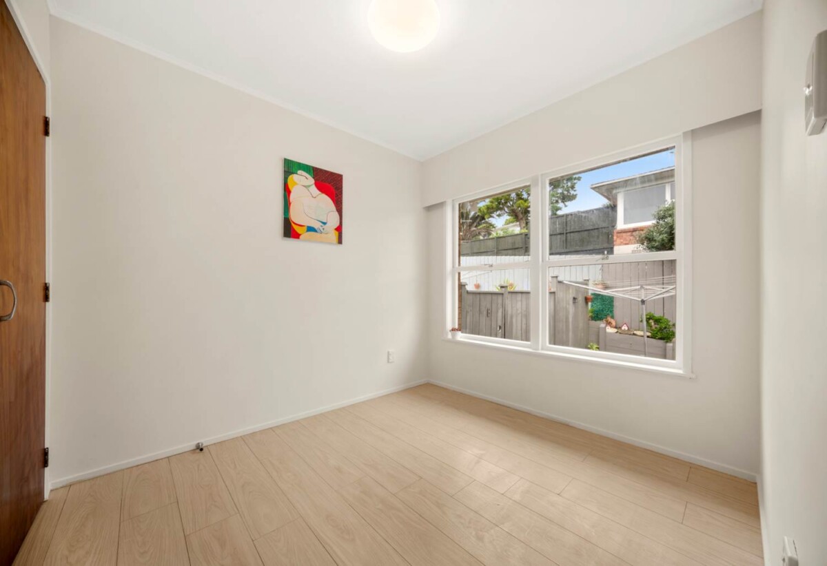 One Title, Double Income, moeve-in ready, Brick and tile two separate 2-beds 1 bath 1 garage dwellings on 675m2 section, walks to Glenfield Mall, schools, 49 Peach Road, Glenfield, Auckland