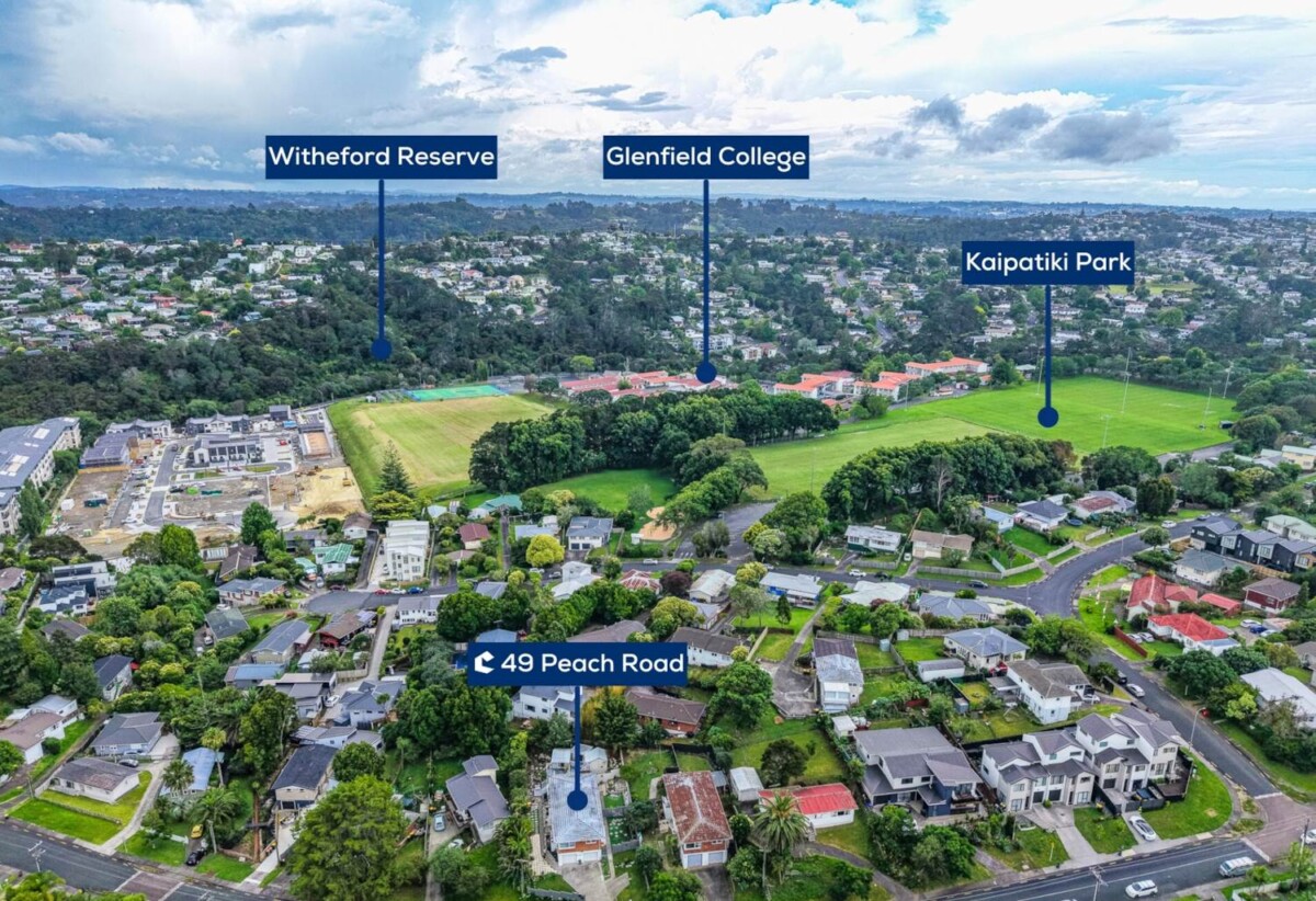 One Title, Double Income, moeve-in ready, Brick and tile two separate 2-beds 1 bath 1 garage dwellings on 675m2 section, walks to Glenfield Mall, schools, 49 Peach Road, Glenfield, Auckland