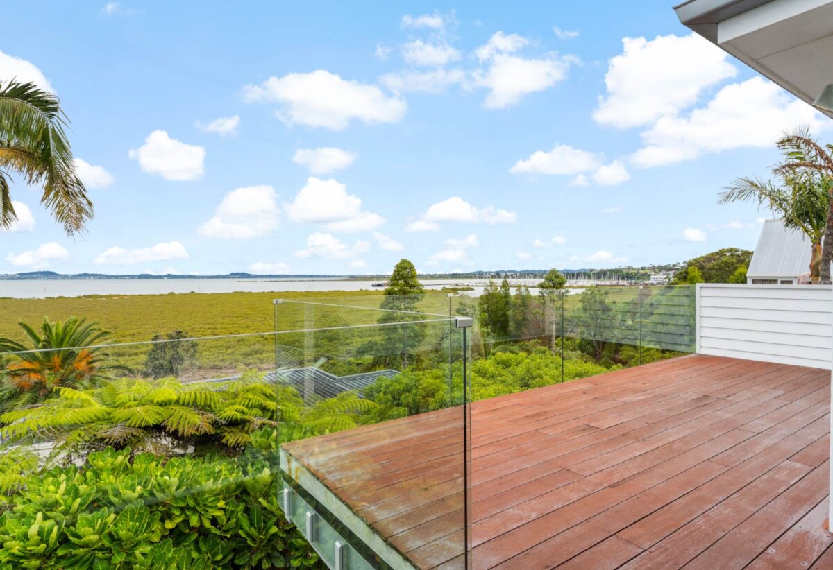 180 degrees sea views, 310m2 4 beds 3 baths house on 750m2 section, a high-stud, oversized rumpus room, a covered built-in spa, new solid weatherboard cladding, new double-glazed windows, and new CCC, 1 km to Hobsonville School, 29 Oakpark Place, West Harbour, Auckland