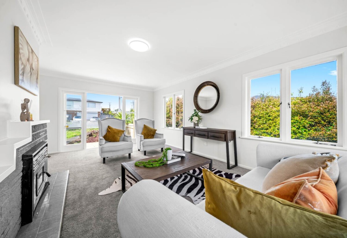 3 beds house with front yard, 0.6 km to Glendene School, 77 Farquhar Road, Glendene, Auckland