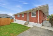 Macleans College and BBI schools zone, Brick and tile 3 beds 2 baths house, 150m2 floor area, a generous rumpus room downstairs, 0.4 km to Bucklands Beach Primary School, 21B Devon Road, Bucklands Beach, Auckland