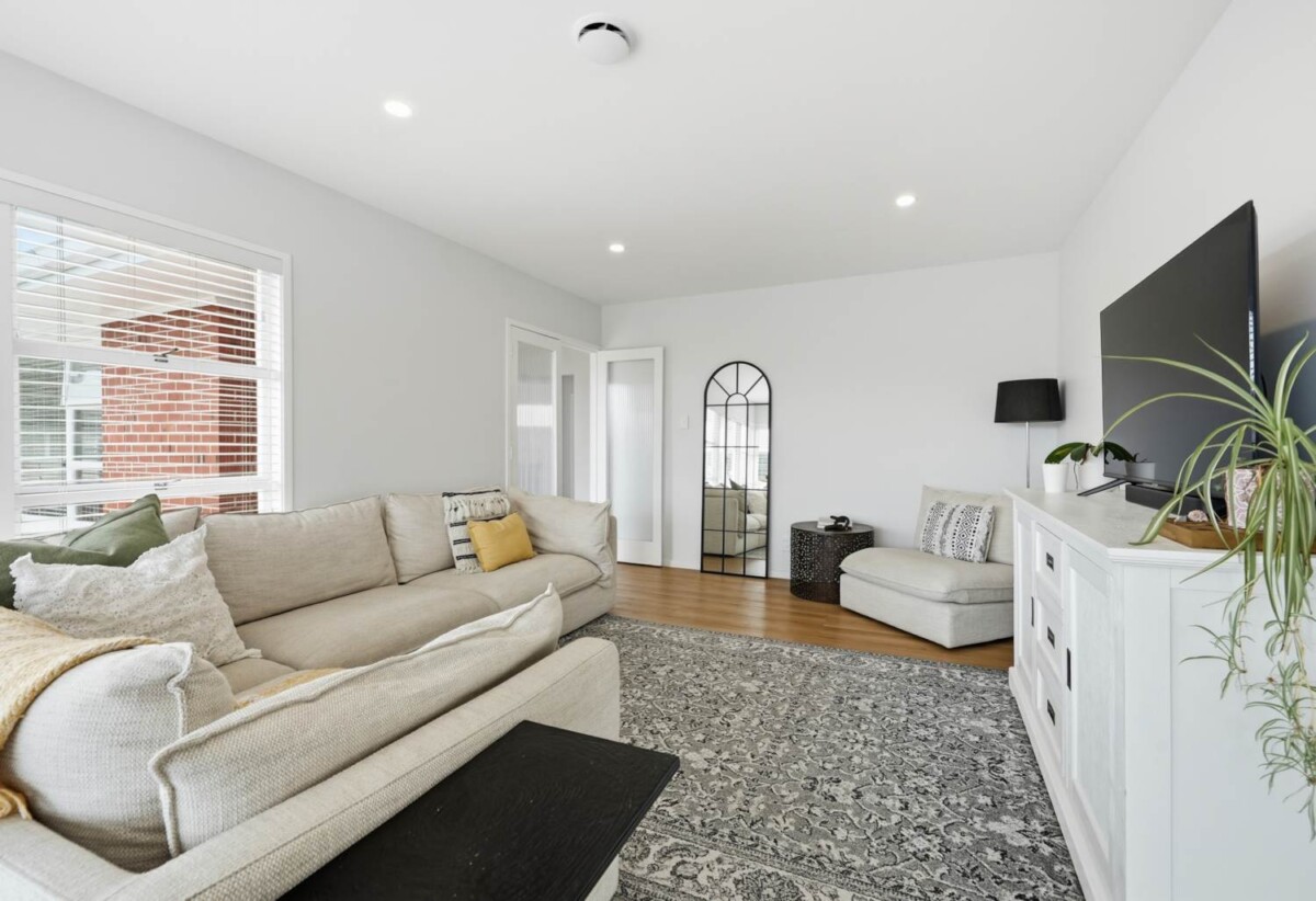 Macleans College and BBI schools zone, Brick and tile 3 beds 2 baths house, 150m2 floor area, a generous rumpus room downstairs, 0.4 km to Bucklands Beach Primary School, 21B Devon Road, Bucklands Beach, Auckland