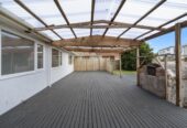 779m2 land, 4 beds 3 baths house (3 beds 2 beds house + 1 bed 1bath sleepout), All the windows have been replaced with aluminium jornery and double glazing ( including the sleepout), 0.2 km to Tamaki School, 9 Larsen Road, Panmure, Auckland