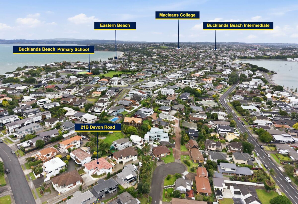 Macleans College and BBI schools zone, Brick and tile 3 beds 2 baths house, 150m2 floor area, a generous rumpus room downstairs, 0.4 km to Bucklands Beach Primary School, 21B Devon Road, Bucklands Beach, Auckland