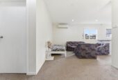 3 beds home with standalone garage, 0.9 km to Papatoetoe Intermediate, 1.1 km to Papatoetoe West School, 1.8 km to Papatoetoe High School, 2/9A Cambourne Road, Papatoetoe, Auckland