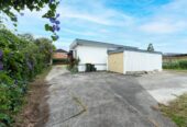 3 beds home with standalone garage, 0.9 km to Papatoetoe Intermediate, 1.1 km to Papatoetoe West School, 1.8 km to Papatoetoe High School, 2/9A Cambourne Road, Papatoetoe, Auckland