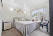 3 beds home with standalone garage, 0.9 km to Papatoetoe Intermediate, 1.1 km to Papatoetoe West School, 1.8 km to Papatoetoe High School, 2/9A Cambourne Road, Papatoetoe, Auckland
