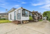 3 beds home with standalone garage, 0.9 km to Papatoetoe Intermediate, 1.1 km to Papatoetoe West School, 1.8 km to Papatoetoe High School, 2/9A Cambourne Road, Papatoetoe, Auckland