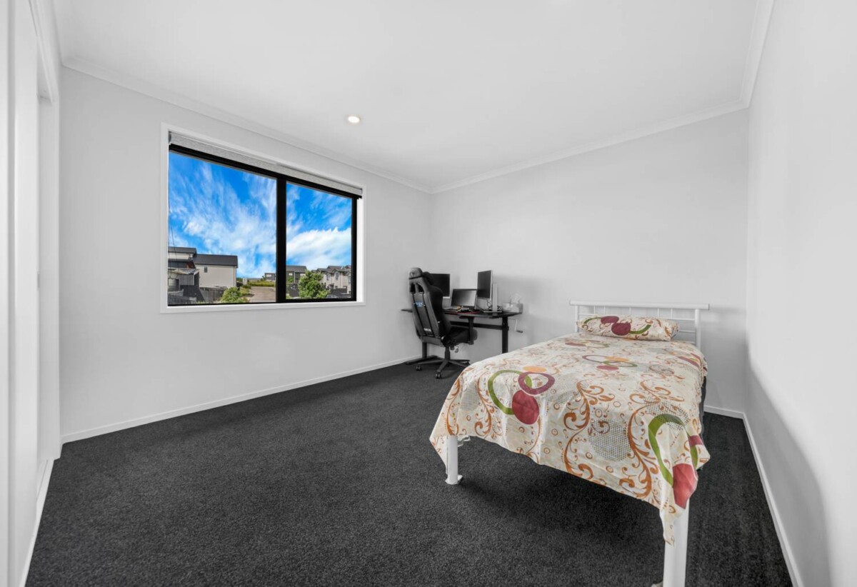 Built by renowned builder GJ Gardner, 4 beds 3 baths house with garage on 378m² section, 0.3 km to Mangapikopiko School, 1.4 km to Rosehill Intermediate, 1.6 km to Rosehill College, 5 Emerald Avenue, Rosehill, Auckland