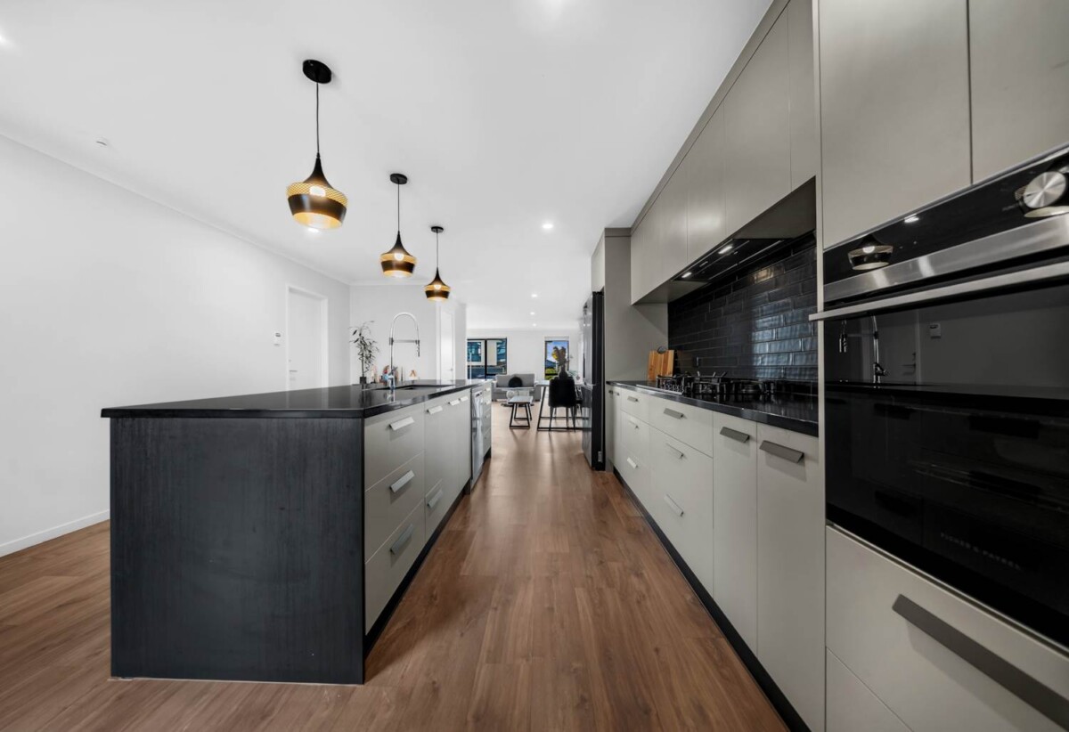 Built by renowned builder GJ Gardner, 4 beds 3 baths house with garage on 378m² section, 0.3 km to Mangapikopiko School, 1.4 km to Rosehill Intermediate, 1.6 km to Rosehill College, 5 Emerald Avenue, Rosehill, Auckland