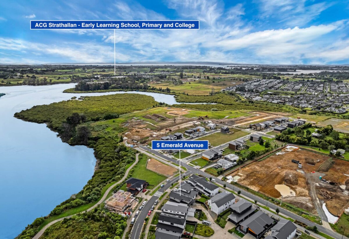 Built by renowned builder GJ Gardner, 4 beds 3 baths house with garage on 378m² section, 0.3 km to Mangapikopiko School, 1.4 km to Rosehill Intermediate, 1.6 km to Rosehill College, 5 Emerald Avenue, Rosehill, Auckland