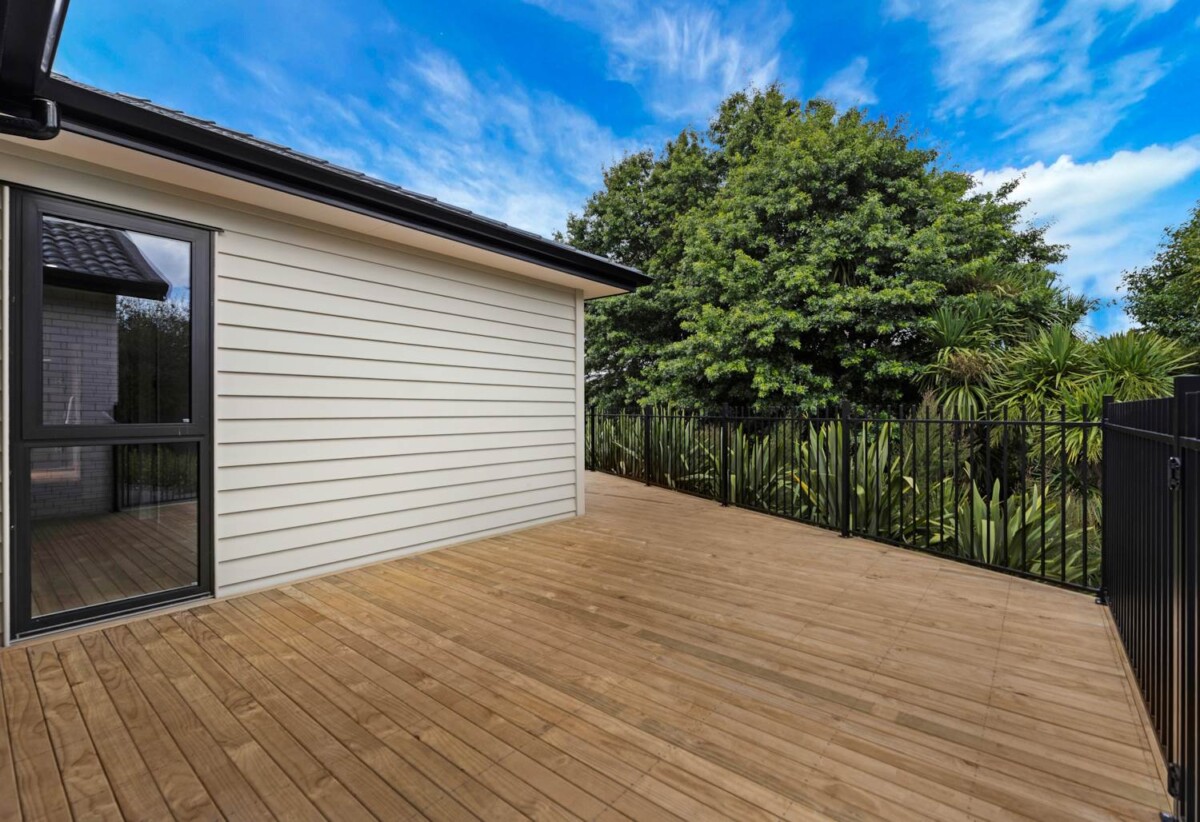 Two legal kitchens, brandnew 5 beds (3+2 or 4+1) 3.5 baths house, A self-contained wing with its own legal kitchen and living area, 75 Rongoa Maori Way, Pukekohe, Auckland