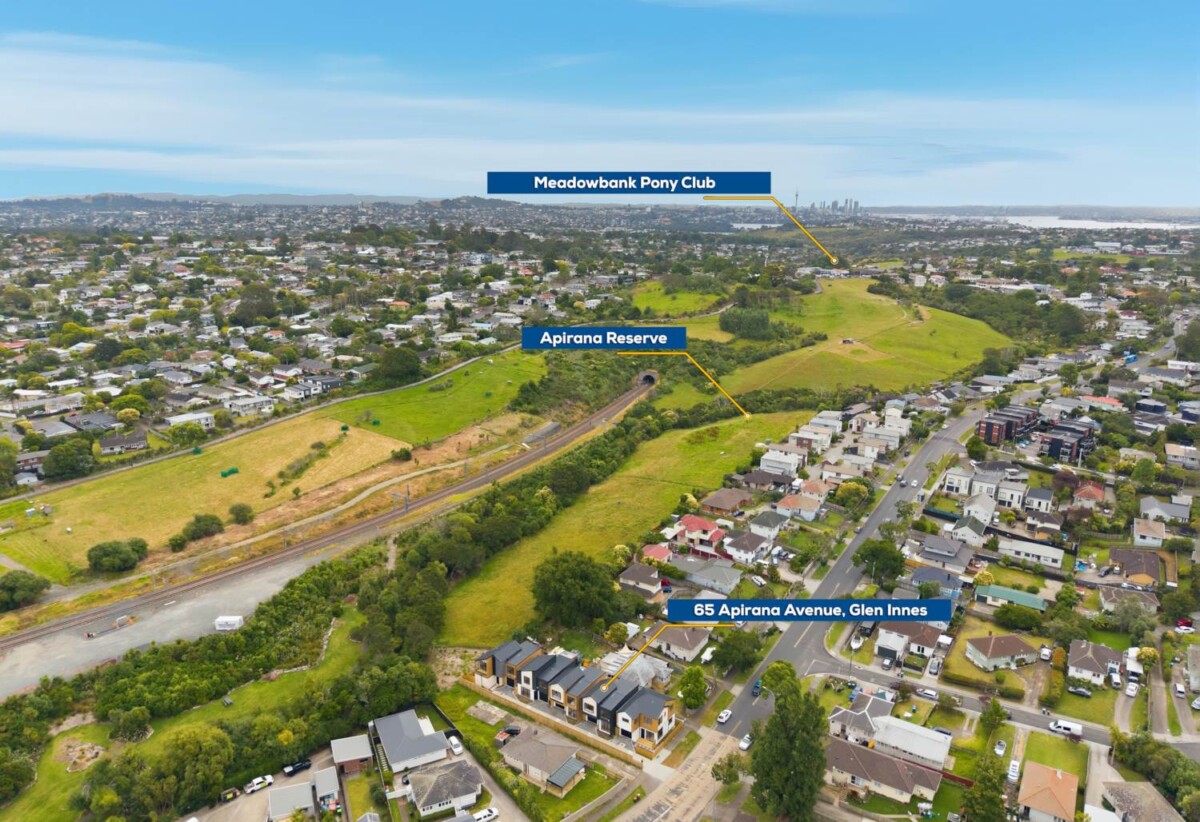 Brandnew standalone 4 beds 2.5 baths home with garage, close to Glen Innes Train Station, PaknSave Supermarket, local shops, schools, beach, 0.5 km to Glen Innes School, 3/65 Apirana Avenue, Glen Innes, Auckland
