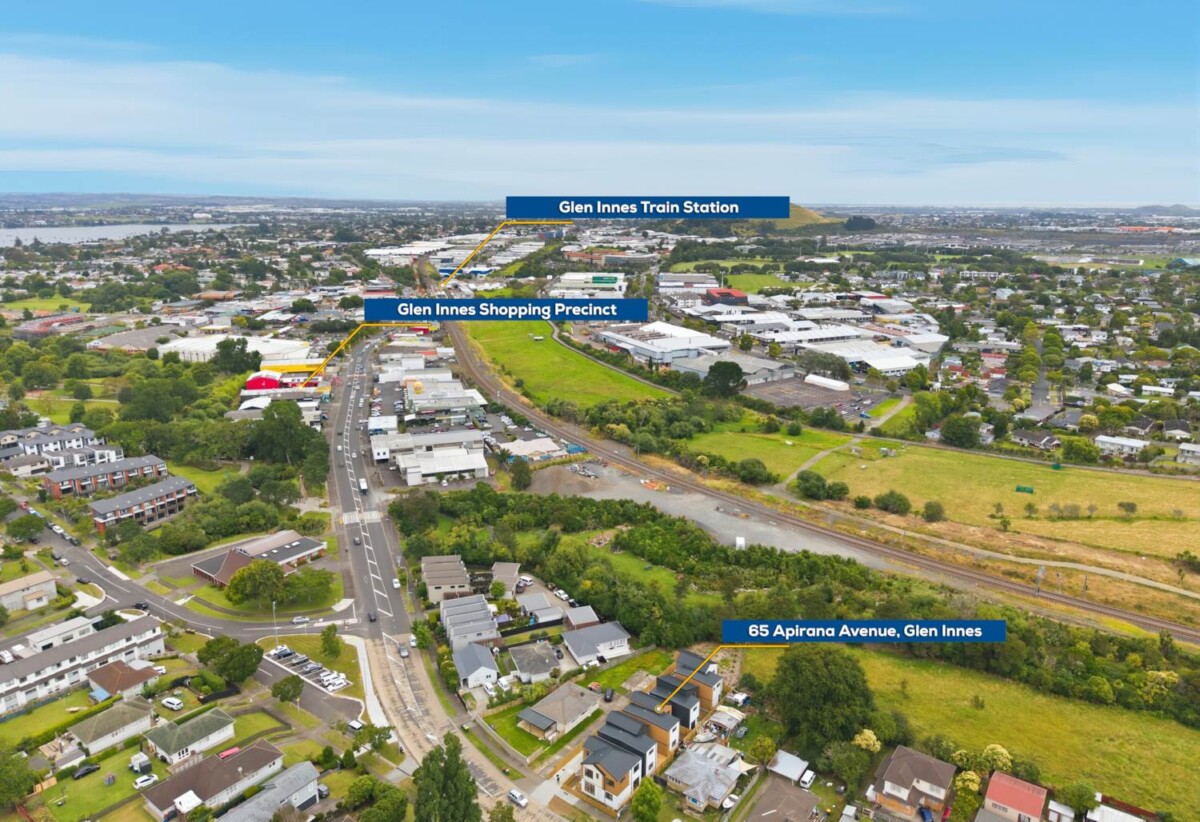 Brandnew standalone 4 beds 2.5 baths home with garage, close to Glen Innes Train Station, PaknSave Supermarket, local shops, schools, beach, 0.5 km to Glen Innes School, 4/65 Apirana Avenue, Glen Innes, Auckland