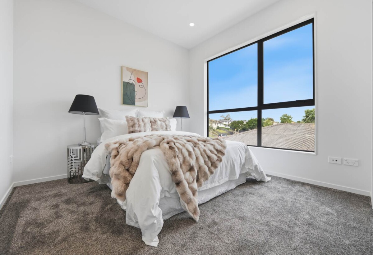 Brandnew standalone 4 beds 2.5 baths home with garage, close to Glen Innes Train Station, PaknSave Supermarket, local shops, schools, beach, 0.5 km to Glen Innes School, 4/65 Apirana Avenue, Glen Innes, Auckland