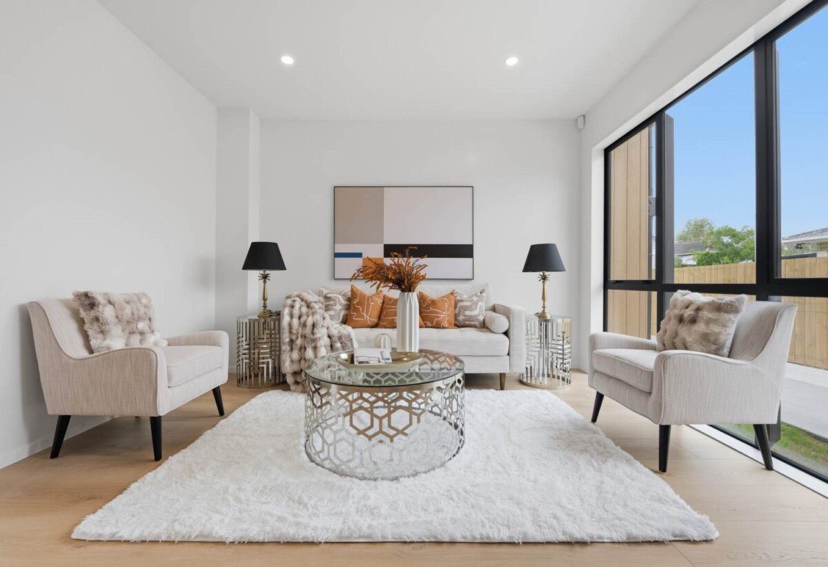 Brandnew standalone 4 beds 2.5 baths home with garage, close to Glen Innes Train Station, PaknSave Supermarket, local shops, schools, beach, 0.5 km to Glen Innes School, 4/65 Apirana Avenue, Glen Innes, Auckland