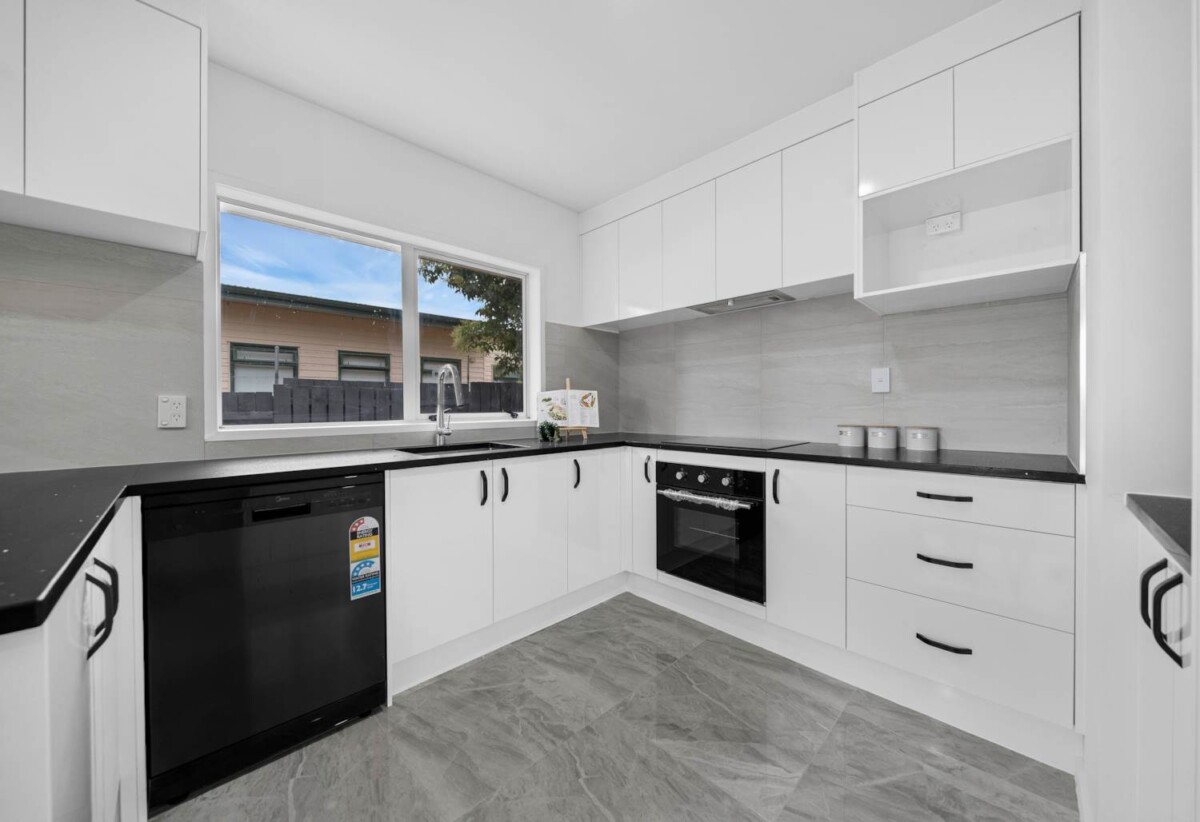 Renovated Brick and tile 3 beds house on 493m² section, new paint, carpets, deck, landscaping, lighting, walks to Clendon Shopping Centre and local schools, 0.3 km to Finlayson Park School, 22 Landette Road, Manurewa, Auckland