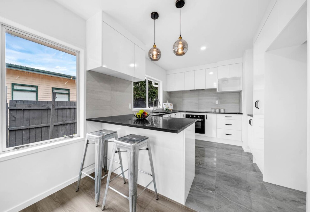 Renovated Brick and tile 3 beds house on 493m² section, new paint, carpets, deck, landscaping, lighting, walks to Clendon Shopping Centre and local schools, 0.3 km to Finlayson Park School, 22 Landette Road, Manurewa, Auckland