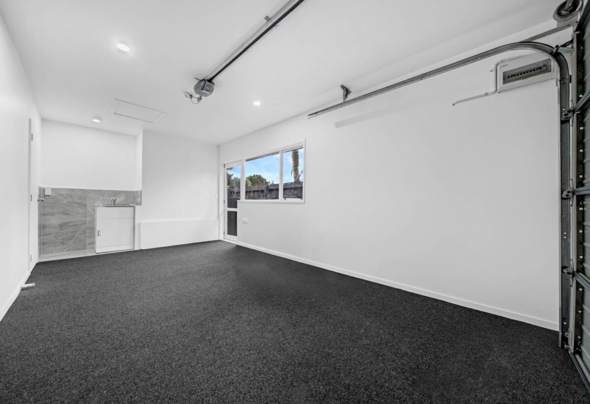 Renovated Brick and tile 3 beds house on 493m² section, new paint, carpets, deck, landscaping, lighting, walks to Clendon Shopping Centre and local schools, 0.3 km to Finlayson Park School, 22 Landette Road, Manurewa, Auckland