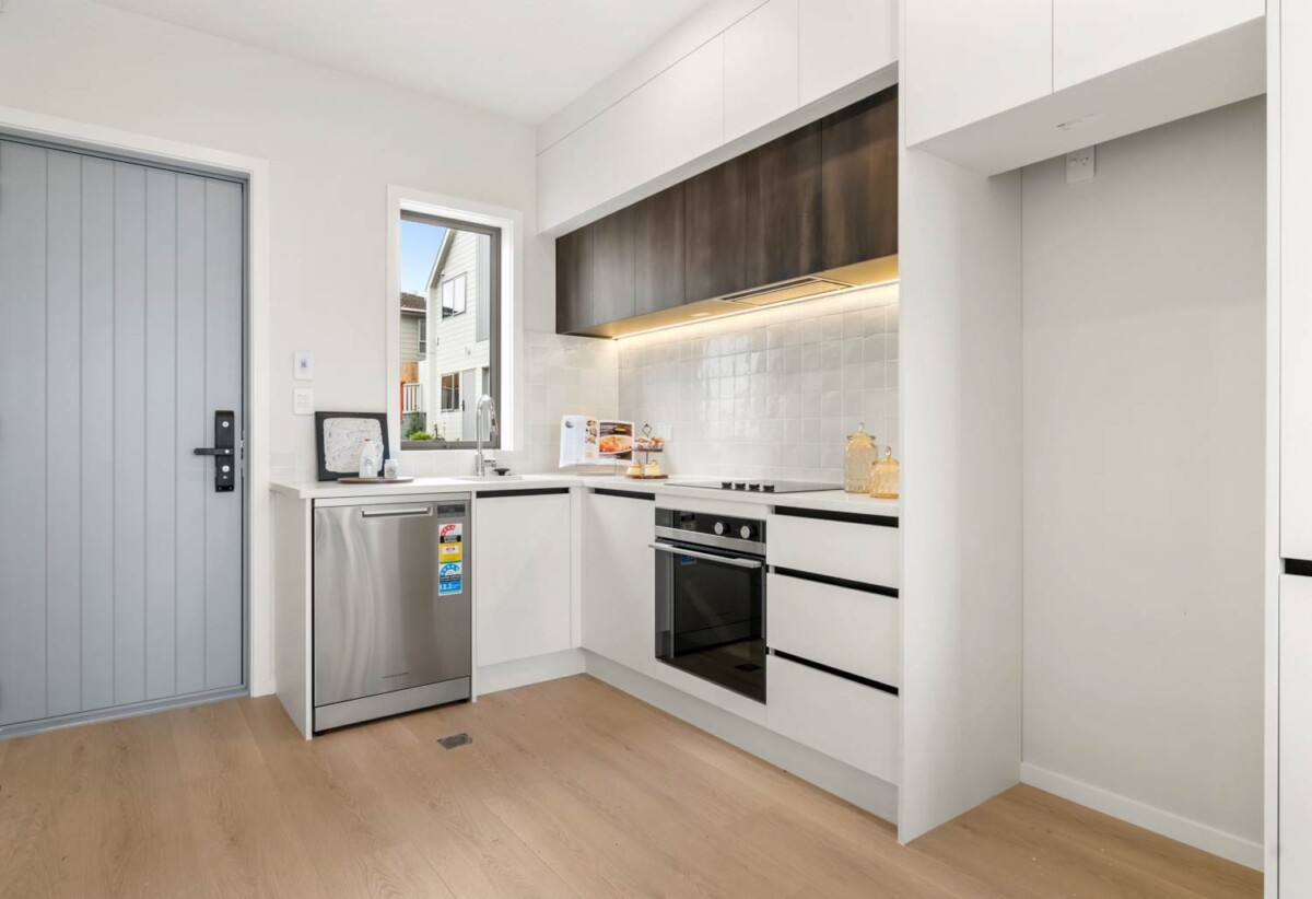 Motivated developer, move-in ready, Built by Jennian Homes with 10-Year Master Build Guarantee, Brandnew freehold 3 bed 2.5 baths home with garage, 0.7 km to Long Bay School, 8C Clensmore Place, Torbay, Auckland
