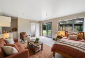 779m2 land, 4 beds 3 baths house (3 beds 2 beds house + 1 bed 1bath sleepout), All the windows have been replaced with aluminium jornery and double glazing ( including the sleepout), 0.2 km to Tamaki School, 9 Larsen Road, Panmure, Auckland