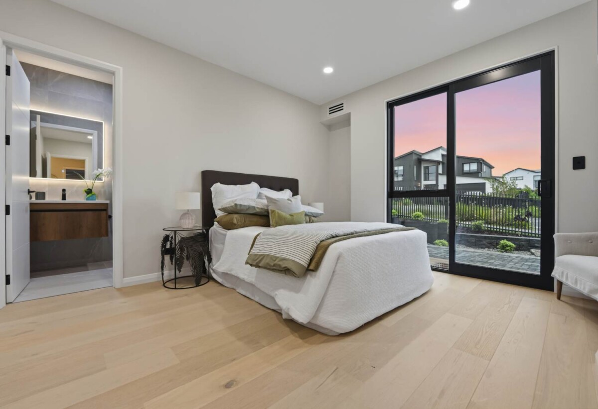 327m2 5 beds 5.5 baths house on 454m2 section, 5 ensuites, minutes to beaches, schools, Long Bay village, 1.4 km to Long Bay College, 1.5 km to Long Bay School, 148 Te Oneroa Way, Long Bay, Auckland