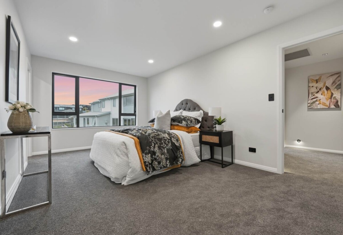 327m2 5 beds 5.5 baths house on 454m2 section, 5 ensuites, minutes to beaches, schools, Long Bay village, 1.4 km to Long Bay College, 1.5 km to Long Bay School, 148 Te Oneroa Way, Long Bay, Auckland
