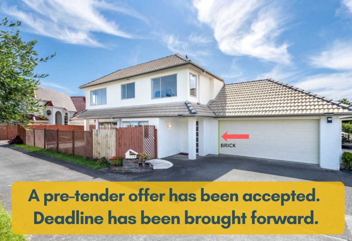 3 beds house on 319m2 section, 0.7 km to Botany Downs School, 178 Botany Road, Botany Downs, Auckland