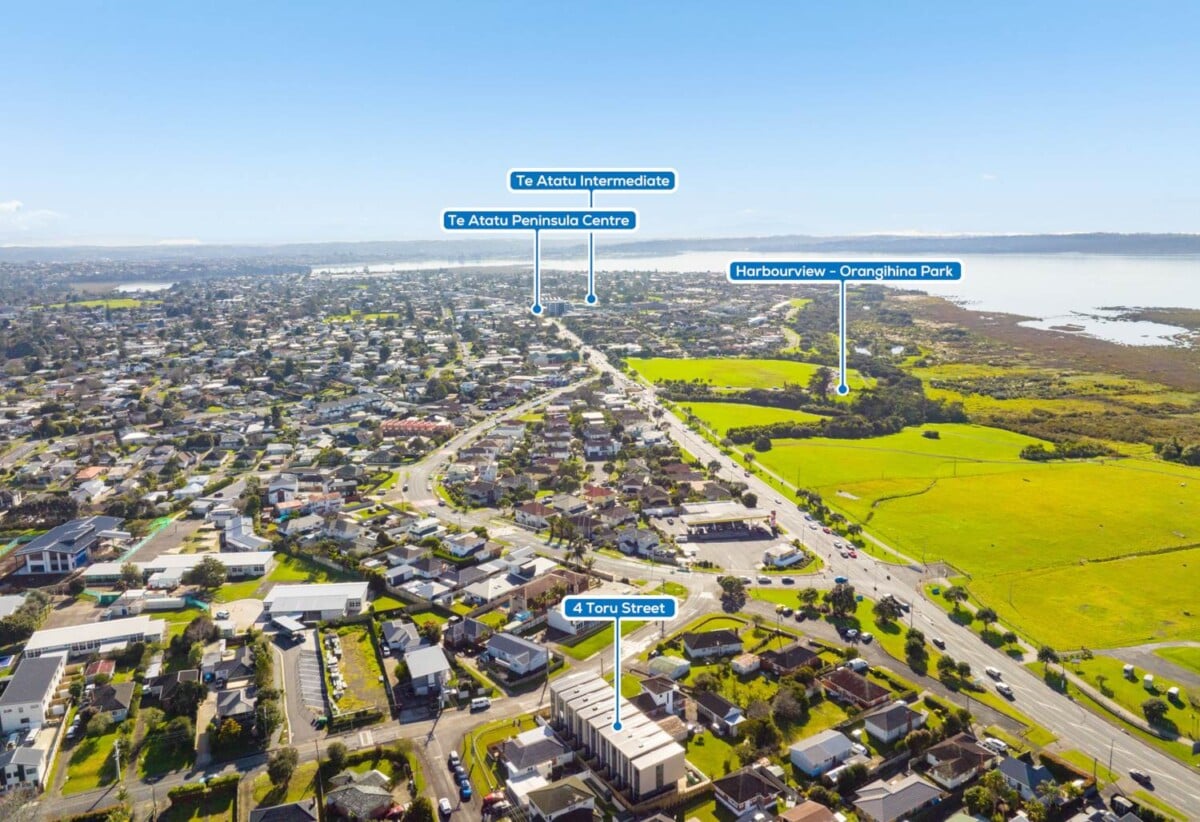 Brandnew 4 beds 4 baths home with garage, 1 bed 1 bath ground floor, 0.1 km to Rutherford School, 0.3 km to Rutherford College, 1.5 km to Te Atatu Intermediate, 4/4 Toru Street, Te Atatu Peninsula, Auckland