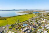 Brandnew 4 beds 4 baths home with garage, 1 bed 1 bath ground floor, 0.1 km to Rutherford School, 0.3 km to Rutherford College, 1.5 km to Te Atatu Intermediate, 4/4 Toru Street, Te Atatu Peninsula, Auckland