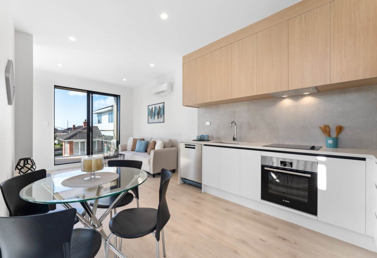 Brandnew 4 beds 4 baths home with garage, 1 bed 1 bath ground floor, 0.1 km to Rutherford School, 0.3 km to Rutherford College, 1.5 km to Te Atatu Intermediate, 4/4 Toru Street, Te Atatu Peninsula, Auckland
