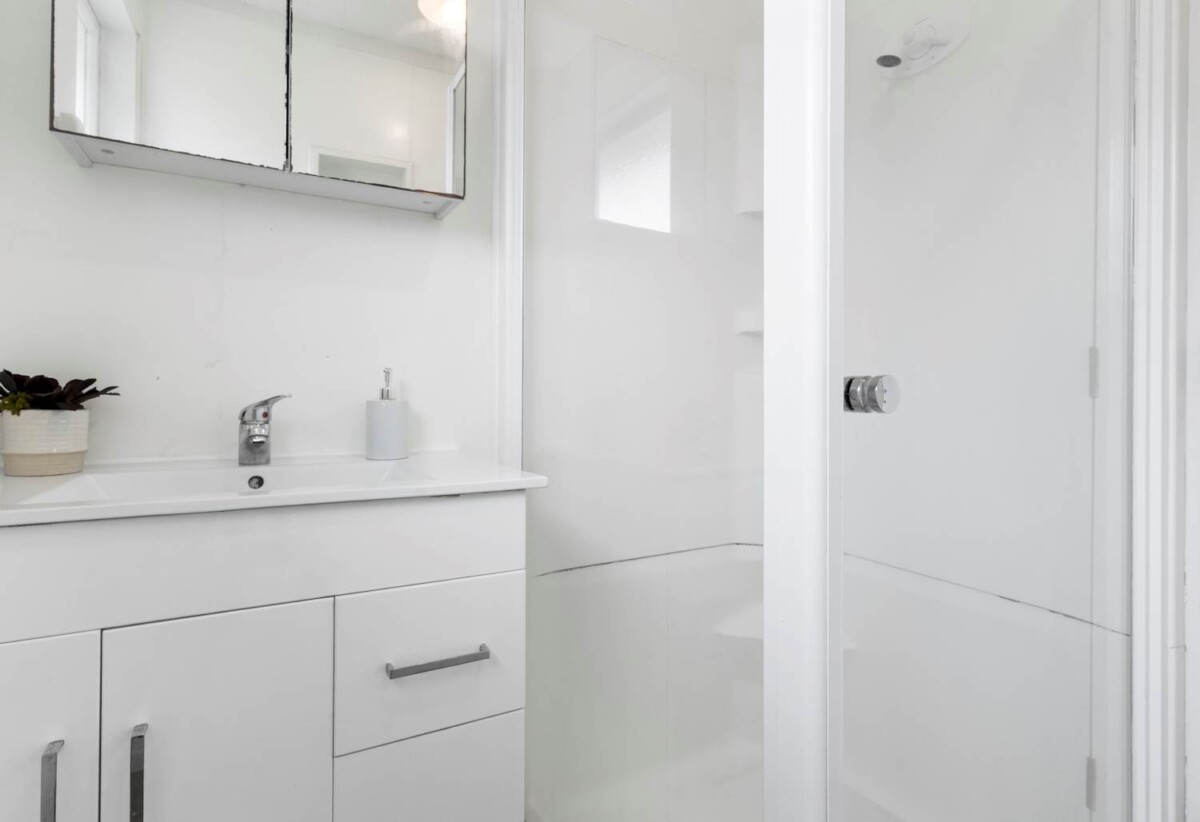 3 beds house on 607m² section, Zoning: Current MH Suburban / Proposed MH Urban (PC 120), CV 2024: $780,000 ( council rates $2,876 ), 1.4 km to Manurewa Intermediate, 46 Dagenham Street, Manurewa, Auckland