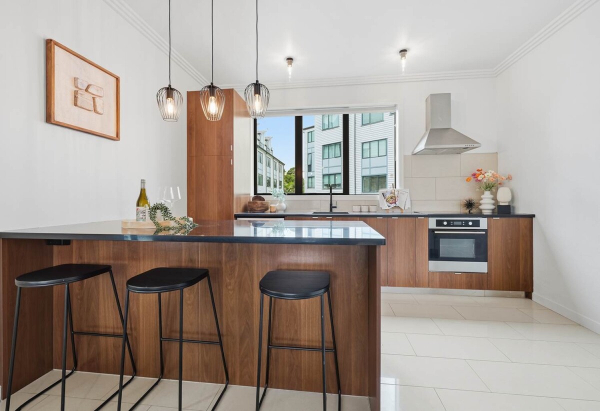 Freehold 4 beds 2 baths home with garage, 0.6 km to Mission Heights Primary School, 0.5 km to Mission Heights Junior College, 0.8 km to Ormiston Senior College, 313 Murphys Road, Flat Bush, Auckland