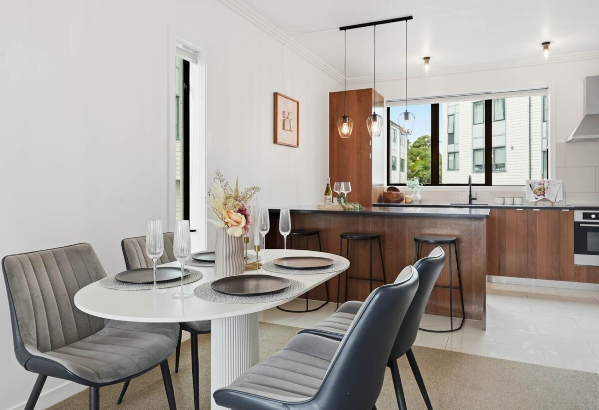 Freehold 4 beds 2 baths home with garage, 0.6 km to Mission Heights Primary School, 0.5 km to Mission Heights Junior College, 0.8 km to Ormiston Senior College, 313 Murphys Road, Flat Bush, Auckland