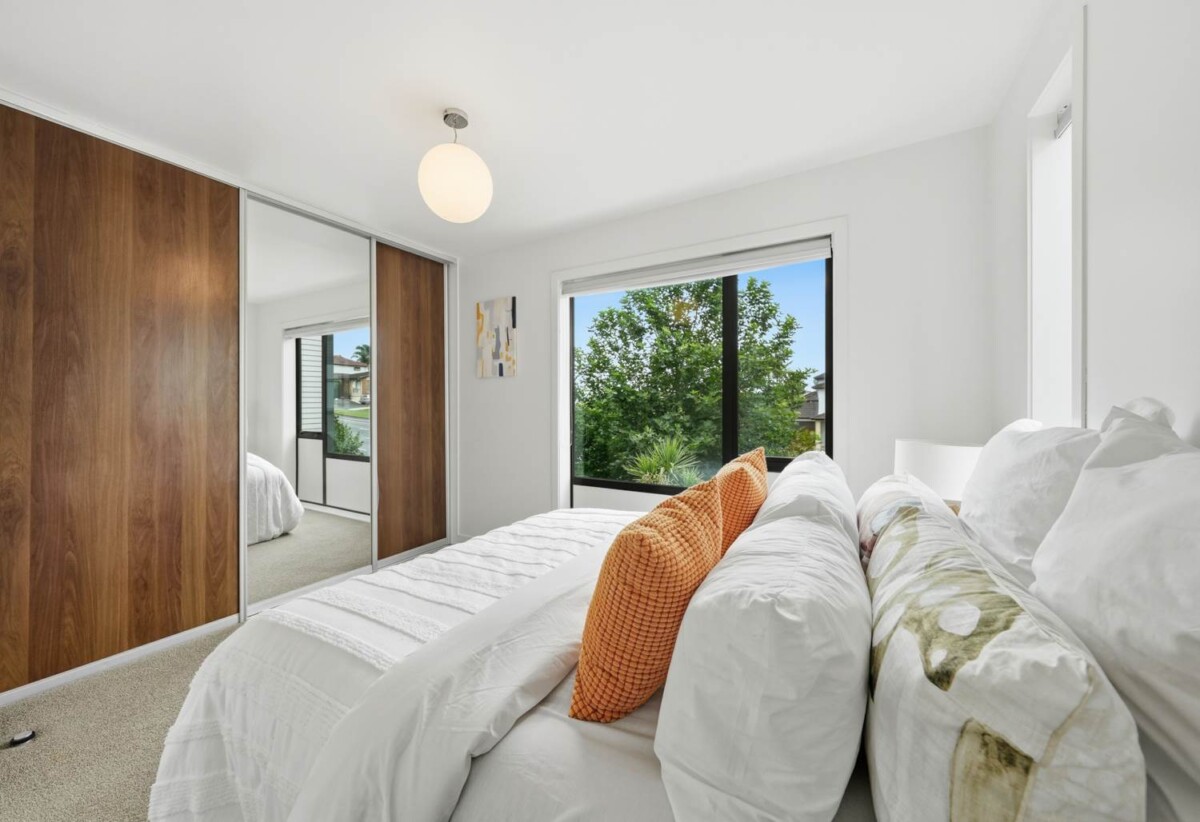 Freehold 4 beds 2 baths home with garage, 0.6 km to Mission Heights Primary School, 0.5 km to Mission Heights Junior College, 0.8 km to Ormiston Senior College, 313 Murphys Road, Flat Bush, Auckland